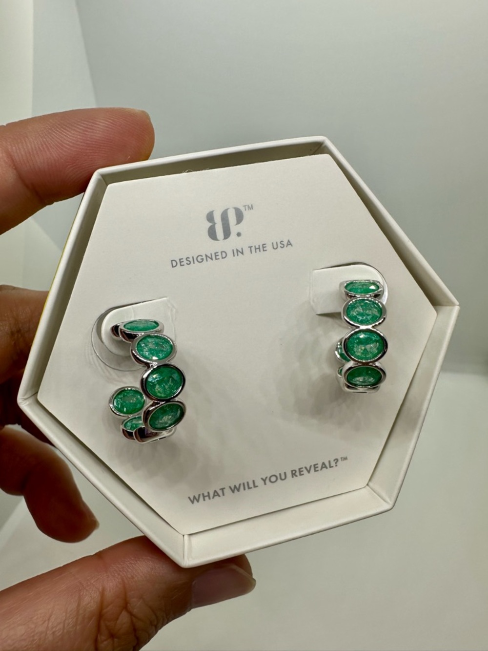 NFS Bomb Party Earrings ER76158 Light Bent Gently Here Emerald Ice Crystal